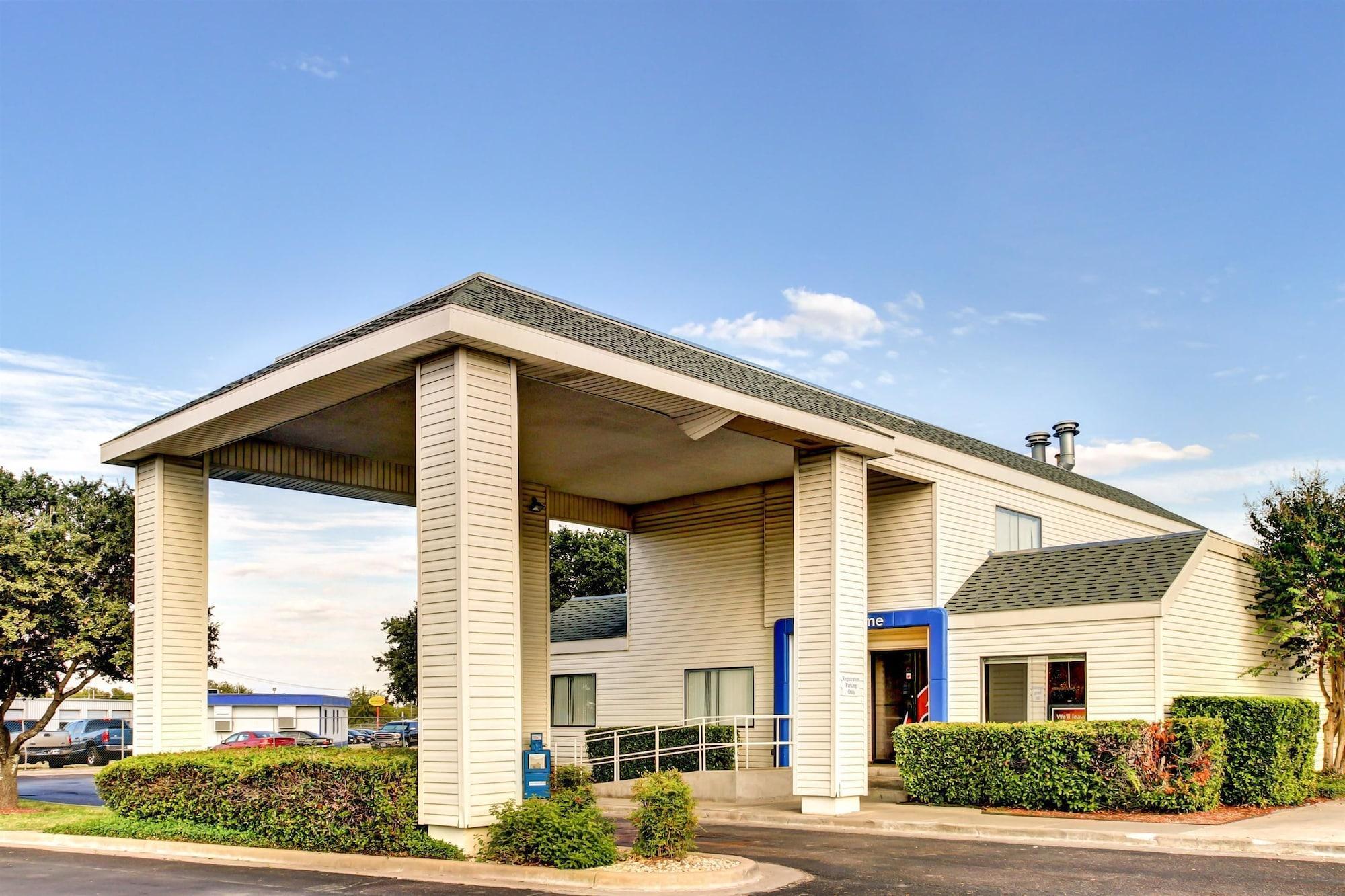 Days By Wyndham Area Hotel