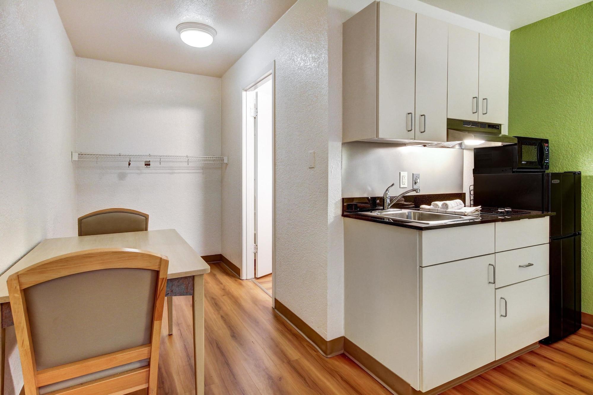 Days By Wyndham Area Hotel