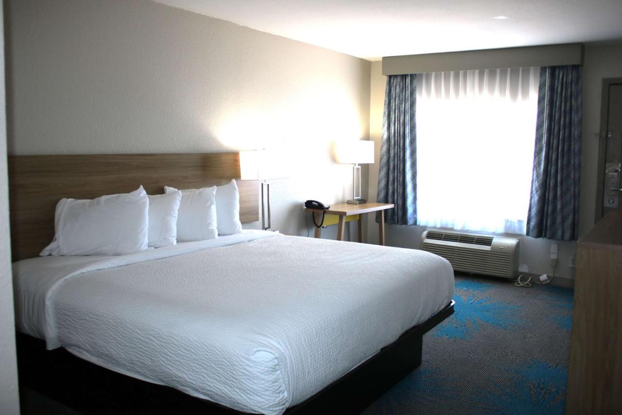 Days By Wyndham Area Hotel